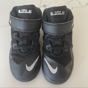 Nike Lebron Basketball Shoes 10c